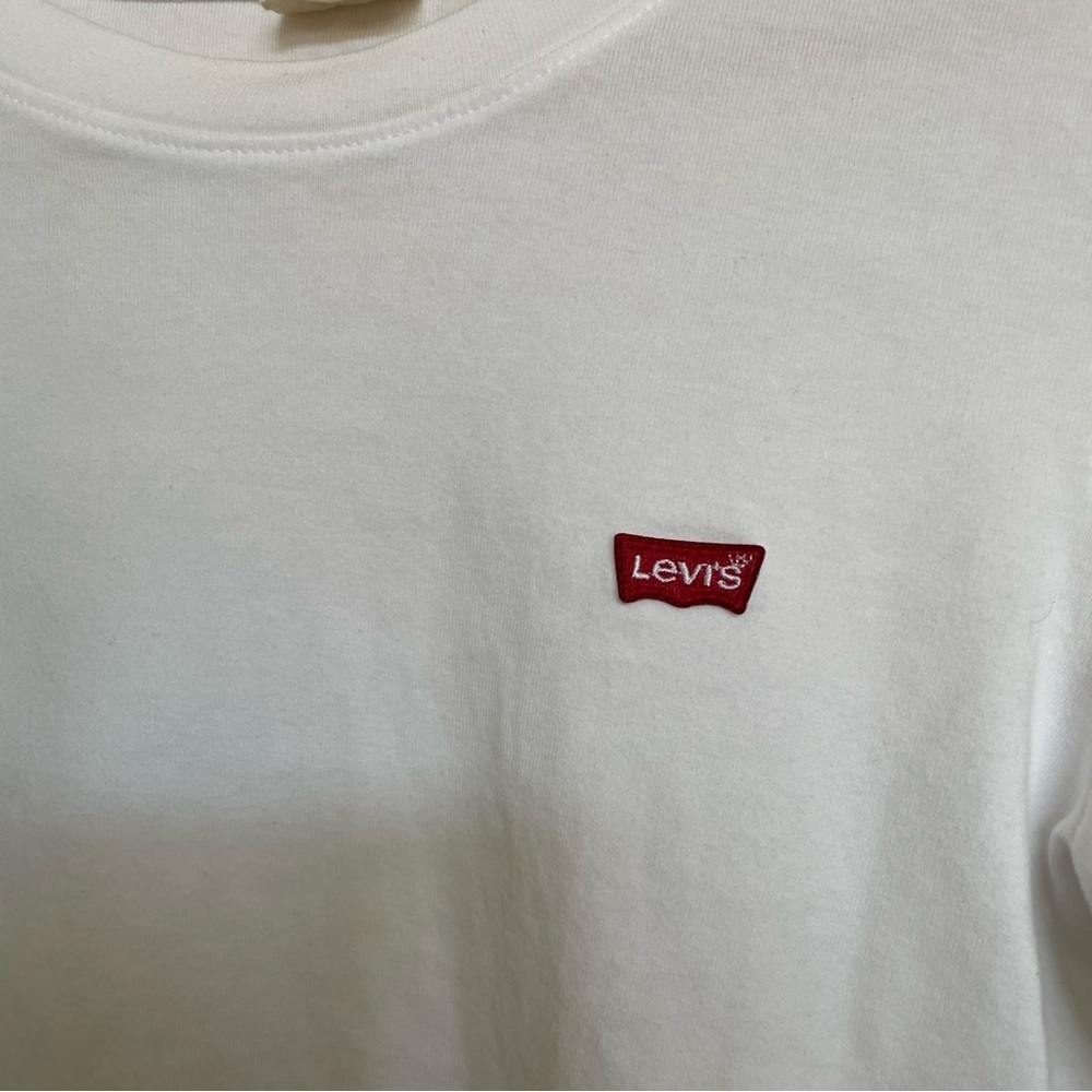 Levi’s Basic White Crew Neck - Picture 8 of 12